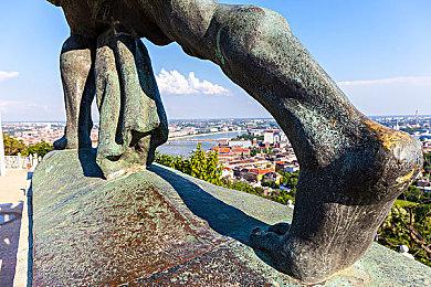 星际火狐画师为Switch开发《欧米茄6》改编游戏